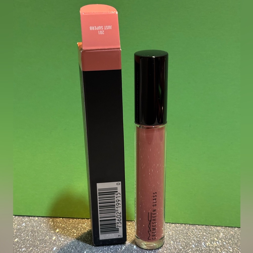 BNIB! MAC Cremesheen Glass in JUST SUPERB 201
ππ€©π - Picture 5 of 8
